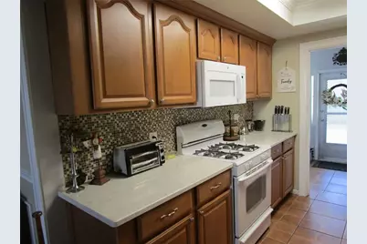 5850 18th Street N #8, Saint Petersburg, FL 33714 - Photo 8