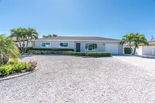 104 24th St, Belleair Beach, FL 33786 - Photo 2