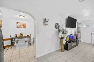 2839 19th St W, Bradenton, FL 34205 - Photo 8