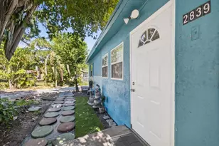 2839 19th St W, Bradenton, FL 34205 - Photo 4