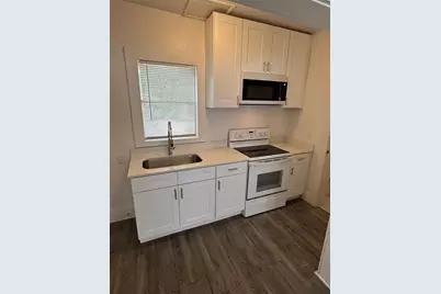 2914 N 10th Street #B, Tampa, FL 33605 - Photo 2