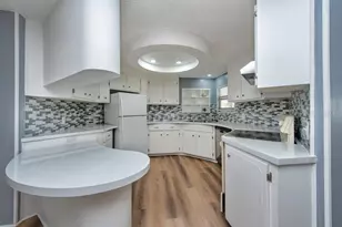 11 Palm Forest Dr, Largo, FL 33770 - Photo 10