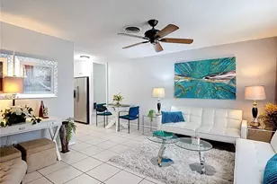 139 Southeast Jefferson Cir N, Saint Petersburg, FL 33703 - Photo 10