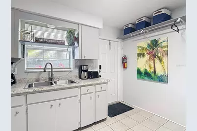 220 SE Jefferson Circle N, Saint Petersburg, FL 33703 - Photo 16