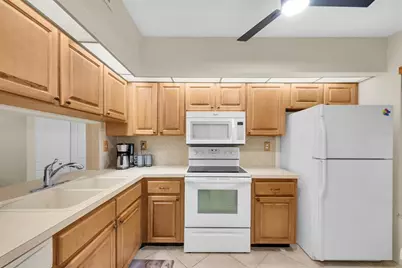 6365 Bahia Del Mar Boulevard #106, Saint Petersburg, FL 33715 - Photo 10