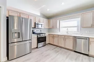 29806 Morningmist Dr, Wesley Chapel, FL 33543 - Photo 6