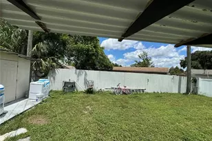 2702 Campus Hill Dr, Tampa, FL 33612 - Photo 34