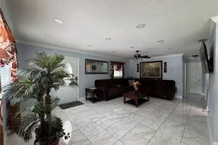 2702 Campus Hill Dr, Tampa, FL 33612 - Photo 6