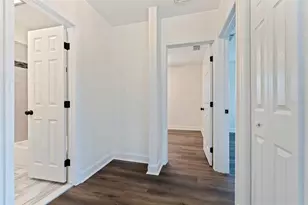 100 82nd Ave N, Saint Petersburg, FL 33702 - Photo 18