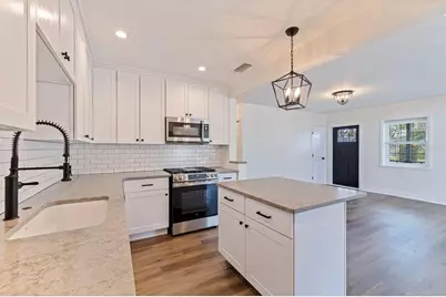 100 82nd Avenue N, Saint Petersburg, FL 33702 - Photo 16