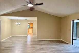 1406 Sandalwood Dr, Plant City, FL 33563 - Photo 8
