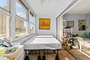 4550 Cove Cir, Saint Petersburg, FL 33708 - Photo 4