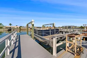 511 Boca Ciega Point Blvd N, Saint Petersburg, FL 33708 - Photo 18