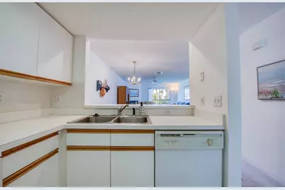 285 Madeira Circle, Tierra Verde, FL 33715 - Photo 8