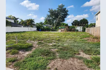 1748 31st Avenue N, Saint Petersburg, FL 33713 - Photo 1