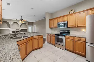 2276 Colony Club Dr, Lakeland, FL 33813 - Photo 14