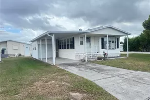 35145 Garber Ln, Zephyrhills, FL 33541 - Photo 2