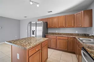 1303 Alhambra Crest Dr, Ruskin, FL 33570 - Photo 18