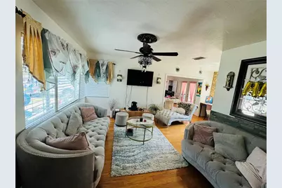 910 Robinson Drive N, Saint Petersburg, FL 33710 - Photo 4