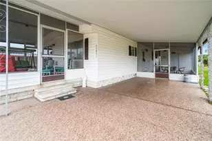36831 Grace Ave, Zephyrhills, FL 33542 - Photo 18