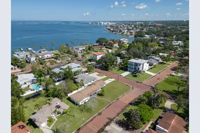 1794 Santa Barbara Dr, Dunedin, FL 34698 - Photo 4