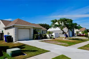 12674 Gorda Cir E, Largo, FL 33773 - Photo 2