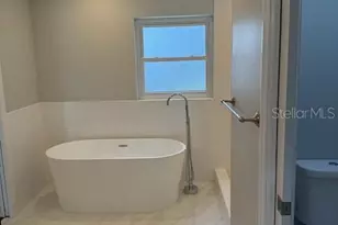 8401 Blackstone Ct, Tampa, FL 33615 - Photo 26