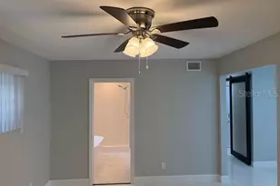 8401 Blackstone Ct, Tampa, FL 33615 - Photo 12