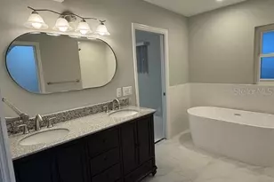 8401 Blackstone Ct, Tampa, FL 33615 - Photo 16