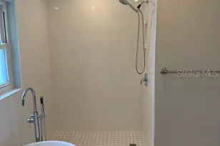 8401 Blackstone Ct, Tampa, FL 33615 - Photo 28