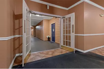 5000 Culbreath Key Way #8-316, Tampa, FL 33611 - Photo 2