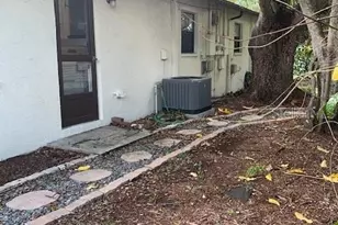 1029 10th St NW, Largo, FL 33770 - Photo 10