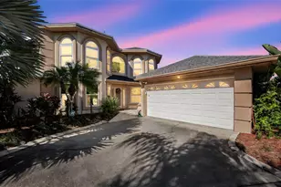 724 Crestridge Dr, Tarpon Springs, FL 34688 - Photo 1