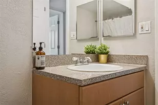 14421 Americana Cir, Tampa, FL 33613 - Photo 18