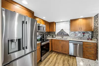 4525 Cove Circle #102, Saint Petersburg, FL 33708 - Photo 4