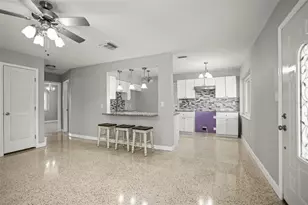 560 Baywood Dr S, Dunedin, FL 34698 - Photo 10