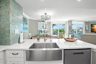 690 Island Way, Clearwater Beach, FL 33767 - Photo 4