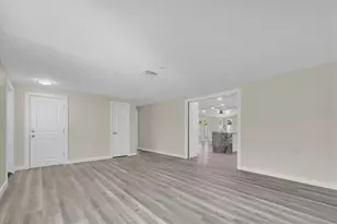 5630 Denver St NE, Saint Petersburg, FL 33703 - Photo 8