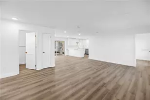 6127 18th St, Zephyrhills, FL 33542 - Photo 2