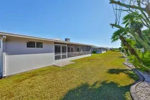 1818 Danbury Dr, Sun City Center, FL 33573 - Photo 40