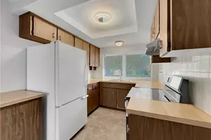 9240 Glen Moor Ln, Port Richey, FL 34668 - Photo 6