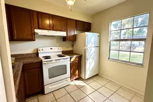 13719 Mission Oaks Blvd, Seminole, FL 33776 - Photo 2