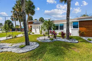 760 Bohenia Circle S, Clearwater Beach, FL 33767 - Photo 8
