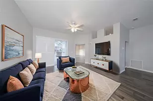 2320 Platinum Dr, Sun City Center, FL 33573 - Photo 8