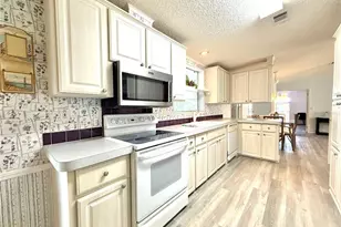 209 N St Thomas Cir, Apollo Beach, FL 33572 - Photo 12