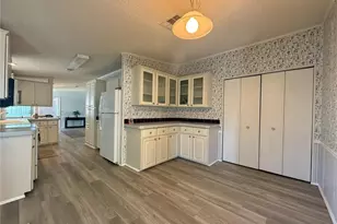 209 N St Thomas Cir, Apollo Beach, FL 33572 - Photo 10