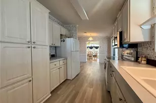 209 N St Thomas Cir, Apollo Beach, FL 33572 - Photo 8