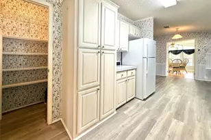 209 N St Thomas Cir, Apollo Beach, FL 33572 - Photo 10