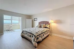 4725 Cove Cir, Saint Petersburg, FL 33708 - Photo 40