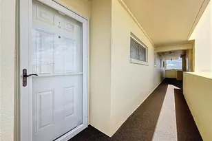 4725 Cove Cir, Saint Petersburg, FL 33708 - Photo 10